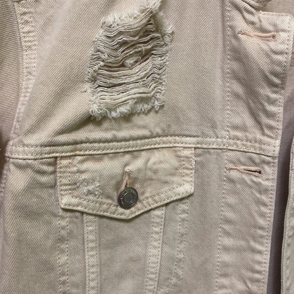 Pastel Light Baby Pink American Eagle Ripped Jean Jacket Size Medium - Picture 3 of 8